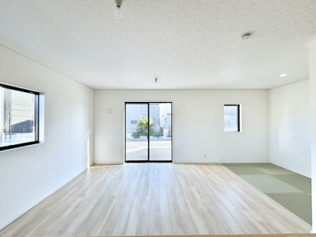 ���r���O�@�傫�ȑ����炽���Ղ�̗z���ƕ����������郊�r���O