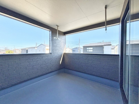 �o���R�j�[�@�㕔�ɉ������������Ă���̂ŋ}�ȉJ�̎��ɂ����S�ł��B 