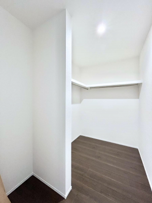 ̑@EH[NCN[[bgtŐԂLpł܂B