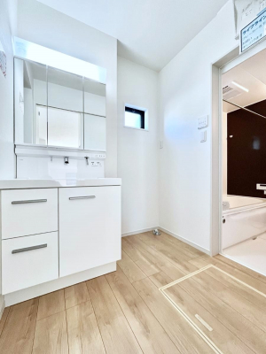 ���̑��@�������̂�����K��Ԃł��B�����̐g�x�x���C�����ǂ����g�������܂��B 