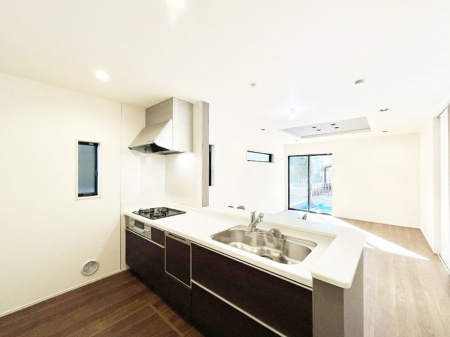 �L�b�`���@���������Ȃ��炲�Ƒ��Ƃ̉�b���y���߂�ΖʃJ�E���^�[�L�b�`��