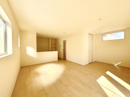 ���r���O�@�������������͋C�̂k�c�j�͉Ƒ��݂�Ȃ̉��K���  