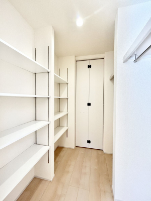 ���̑����ρ@�����Ղ�̔[�˃X�y�[�X�ŉ��K�ɕ�点����   