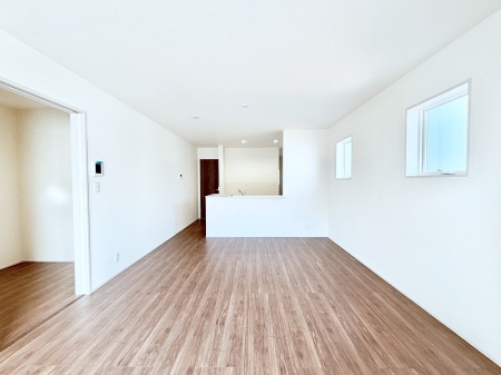 ���̑����ρ@�Ƒ��̏Ί炪���R�Ɛ��܂�Ă���A����ȕ��͋C�̃_�C�j���O�Ɏd�オ���Ă��܂� 