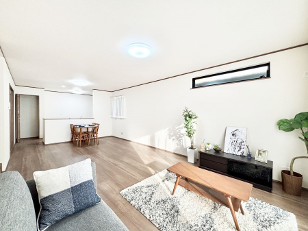 ̑ρ@Ƒ̏Ί炪RƐ܂ĂAȕ͋C̃_CjOɎdオĂ܂ 