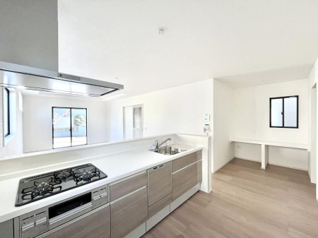 �L�b�`���@���������Ȃ���ł����Ƒ��Ƃ̉�b���y���߂�ΖʃL�b�`��