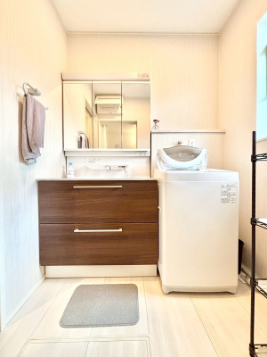 ʑEʏ@邢ʏ͖̐gxxyłႢłB