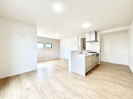 ̑ρ@Ƒ̏Ί炪RƐ܂ĂAȕ͋C̃_CjOɎdオĂ܂ 