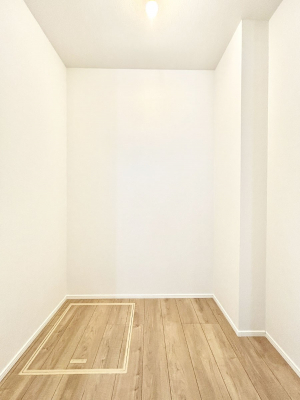 ̑@EH[NCN[[bgtŐԂLpł܂B