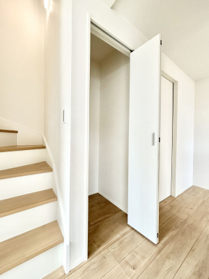 ̑ρ@rO[BɎ[ƕW܂LDKXbLЕtłˁB  