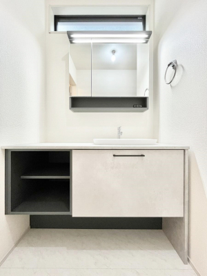 ���ʑ�E���ʏ��@�������̂�����K��Ԃł��B�����̐g�x�x���C�����ǂ����g�������܂��B