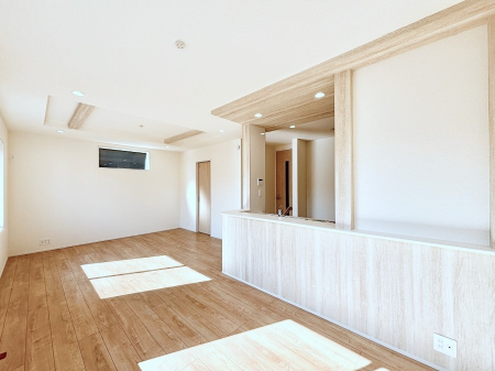 ���r���O�@�Ƒ��c���̎��Ԃ����������Ȃ��났�̃��r���O�_�C�j���O�B   