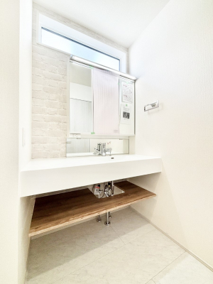 ���ʑ�E���ʏ��@�傫�����₷���O�ʋ��Ő�����������ʑ�́A�g�����Ȃ݃`�F�b�N�ɂ������߂ł��B