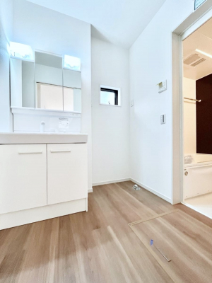 ���ʑ�E���ʏ��@�������̂�����K��Ԃł��B�����̐g�x�x���C�����ǂ����g�������܂��B 