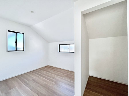 �q�������@�E�H�[�N�C���N���[�[�b�g�����邨�����B�G�߂��Ƃ̓���ւ����s�v�ŕ֗��ł��B 