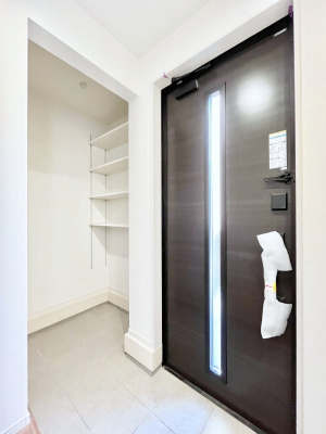 ���ց@�V���[�Y�C���N���[�N�t���̌��ցB�Ƒ��S���̌C��J��Ȃǂ���������[�ł��܂��B