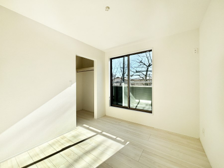 �Q���@�E�H�[�N�C���N���[�[�b�g�����邨�����B�G�߂��Ƃ̓���ւ����s�v�ŕ֗��ł��I