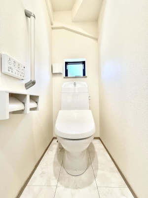 �g�C���@�g�C����1�K��2�K���ꂼ��ɔz�u����Ă��ĂƂĂ��֗��ł��B 