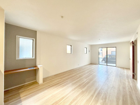 ���r���O�@�傫�ȑ����炽���Ղ�̗z���ƕ����������郊�r���O