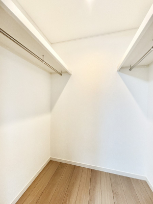 ̑@EH[NCN[[bgtŐԂLpł܂B