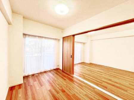 ���̑����ρ@�o���R�j�[���J�������v���X���Ă����m��