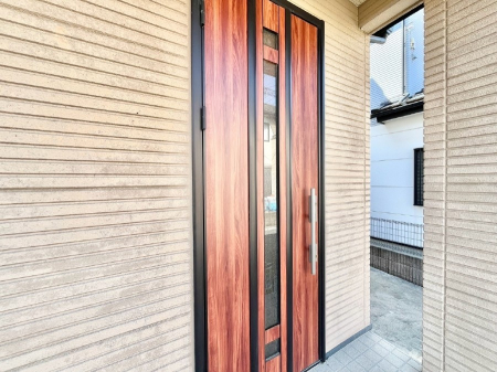 ց@֑O͉tŉJ~ĂĂGɂłB