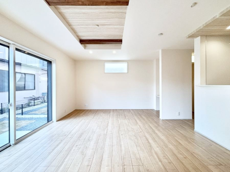 ���r���O�@�傫�ȑ����炽���Ղ�̗z���ƕ����������郊�r���O