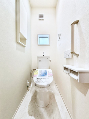 �g�C���@�g�C����1�K��2�K���ꂼ��ɔz�u����Ă��ĂƂĂ��֗��ł��B 