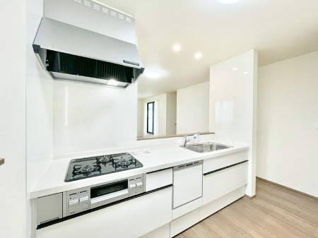 �L�b�`���@�J�E���^�[�z���ɂ��b�������Ȃ��疈���̂������������Ɗy����