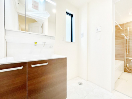 ���̑��@1���̎n�܂���S�n�悭�I�_�炩�Ȓ��̌����������鑋���������ʎ�