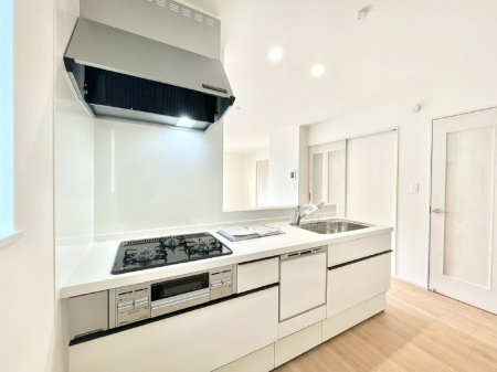 �L�b�`���@���������Ȃ���ł����Ƒ��Ƃ̉�b���y���߂�ΖʃL�b�`��