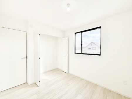 ���̑����ρ@�m���ɂ̓N���[�[�b�g�t���B�X�b�L���Ƃ�����Ԃł�����芰���܂��I