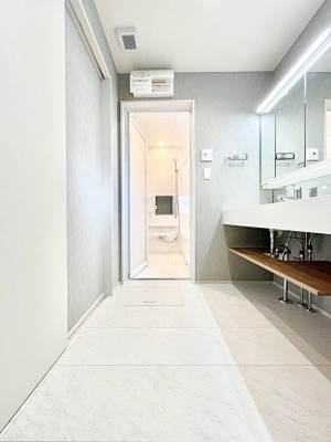 ̑@Ƃ̐ʃXy[XŒ̐gxxX[Y