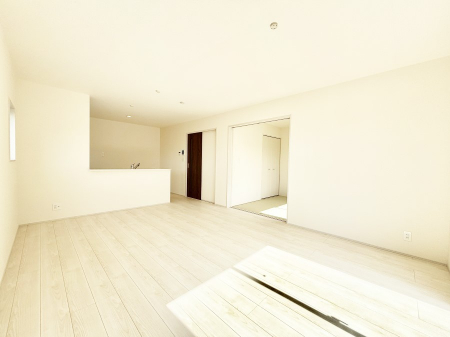 ���̑����ρ@�Ƒ��̏Ί炪���R�Ɛ��܂�Ă���A����ȕ��͋C�̃_�C�j���O�Ɏd�オ���Ă��܂��B