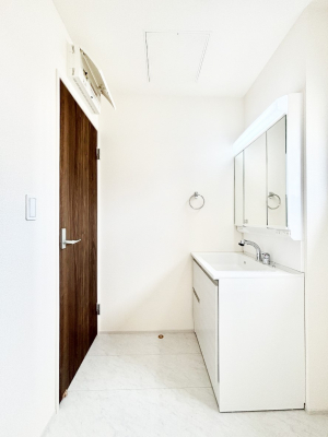 ���̑��@��Ƃ�̐��ʃX�y�[�X�Œ��̐g�x�x�����N���N