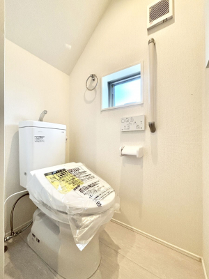 �g�C���@�g�C����1�K��2�K���ꂼ��ɔz�u����Ă��ĂƂĂ��֗��ł��B 