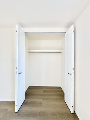 ���[�@�m���̃N���[�[�b�g�B���s��������̂Ō���̈ߗނ�����������܂�܂��B�@