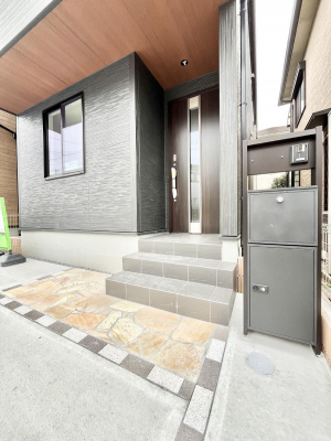 ց@փAv[`ɂ̓v^[ׂċG߂̉ԂłqlĂȂł܂B