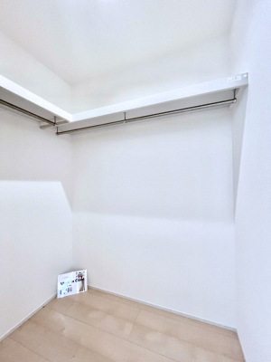 ̑@EH[NCN[[bgtŐԂLpł܂B