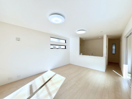 ̑ρ@Ƒ̏Ί炪RƐ܂ĂAȕ͋C̃_CjOɎdオĂ܂B