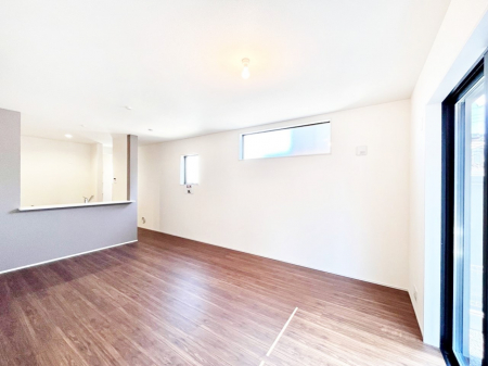 ���̑����ρ@�Ƒ��̏Ί炪���R�Ɛ��܂�Ă���A����ȕ��͋C�̃_�C�j���O�Ɏd�オ���Ă��܂��B