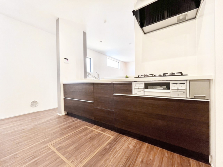 �L�b�`���@�J�E���^�[�z���ɂ��b�������Ȃ��疈���̂������������Ɗy����