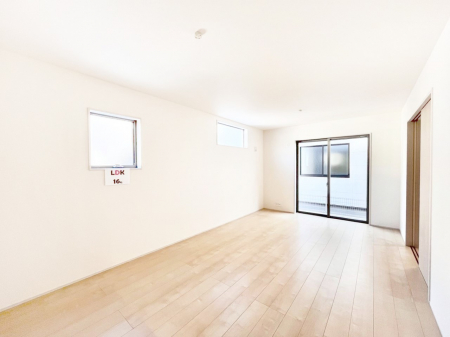 ���r���O�@�Ƒ��c���̎��Ԃ����������Ȃ��났�̃��r���O�_�C�j���O�B   