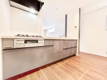 �L�b�`���@���r���O�ŗV�Ԃ��q�l�������Ȃ��炨�������ł���ΖʃL�b�`���B  