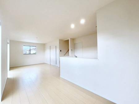 ���̑����ρ@�Ƒ��̏Ί炪���R�Ɛ��܂�Ă���A����ȕ��͋C�̃_�C�j���O�Ɏd�オ���Ă��܂��B