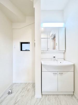 ���ʑ�E���ʏ��@��Ƃ�̐��ʃX�y�[�X�Œ��̐g�x�x���X���[�Y��