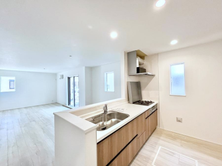 �L�b�`���@�J�E���^�[�z���ɂ��b�������Ȃ��疈���̂������������Ɗy����