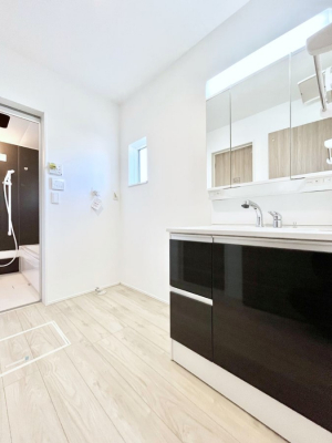 ���̑��@�������̂�����K��Ԃł��B�����̐g�x�x���C�����ǂ����g�������܂��B 