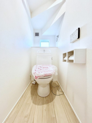 ���ӊ��@�w 240m ���c�����䑷�q�w