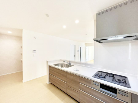 �L�b�`���@���������Ȃ���ł����Ƒ��Ƃ̉�b���y���߂�ΖʃL�b�`��